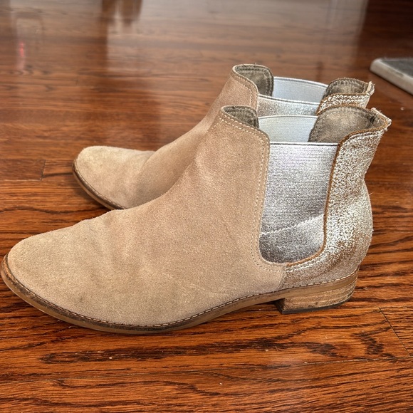 Toms taupe/grey and silver Chelsea boots sz 8 - Picture 3 of 7